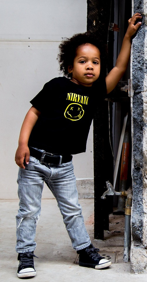 Nirvana Kids tee smiley photoshoot